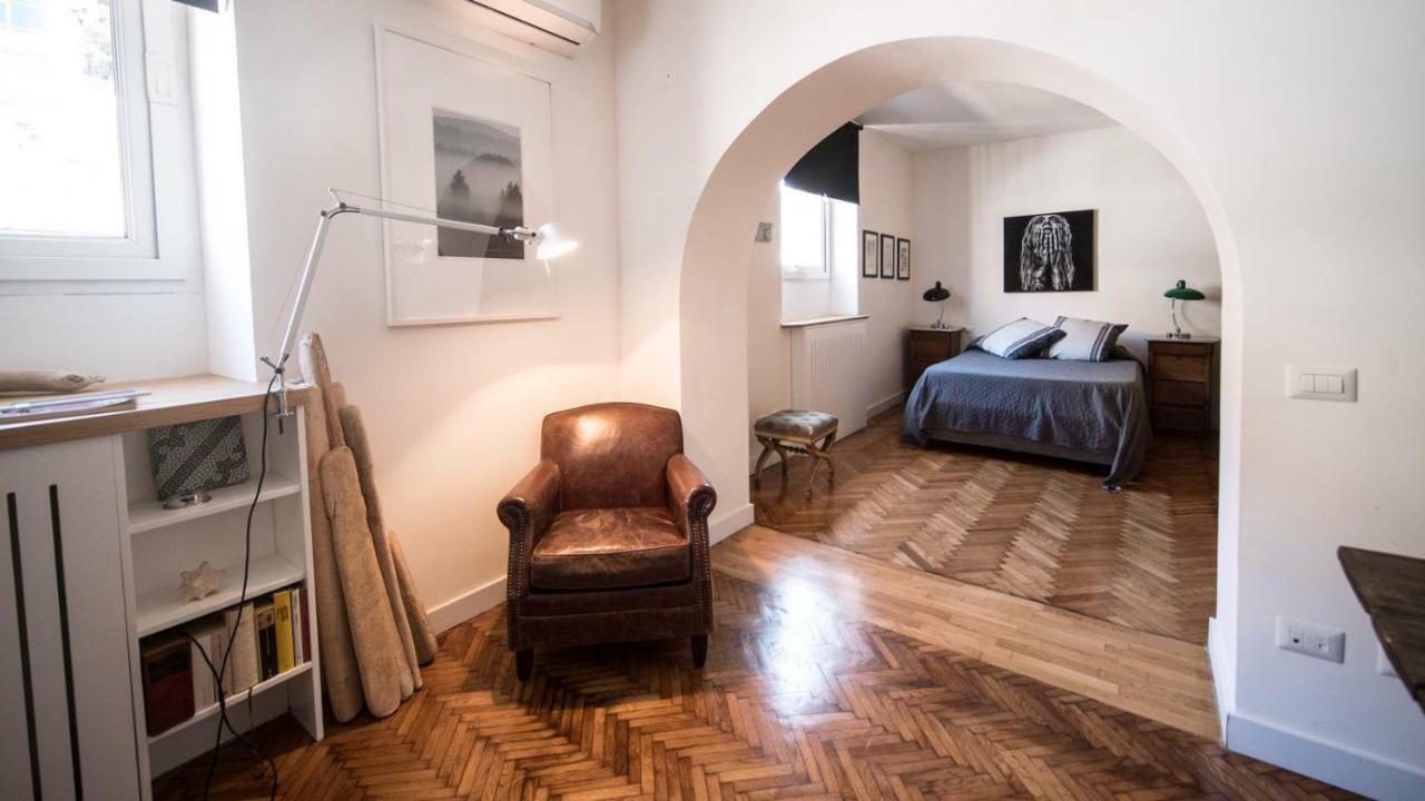 Na-Locanda A Due Passi Dal Mare Naples Exterior photo